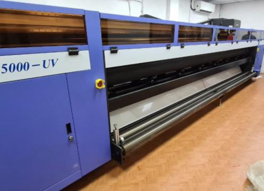 Рулонный УФ принтер KEUNDO M5000 UV, с 12-ю печатающими головками Ricoh G6, 5000 мм
