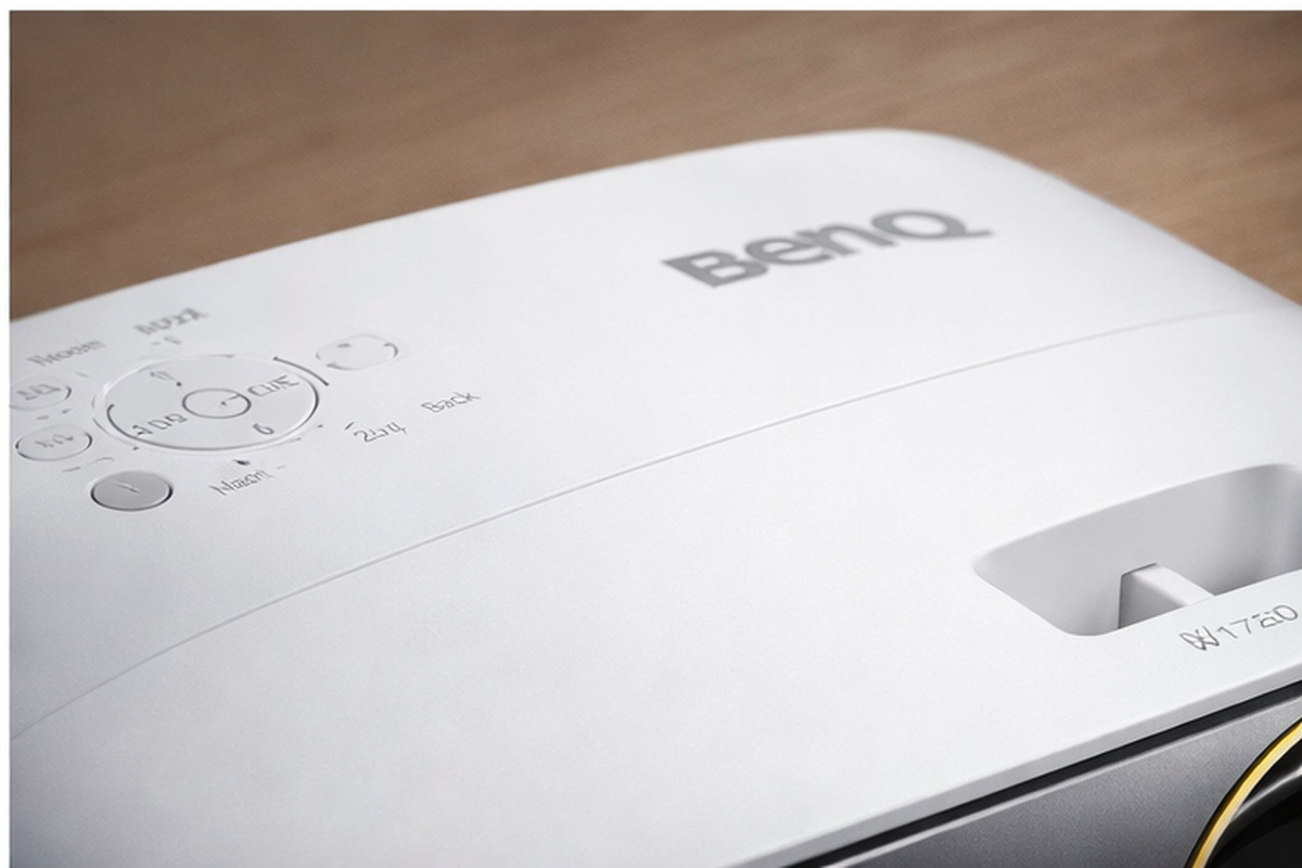 Проектор BenQ W1720