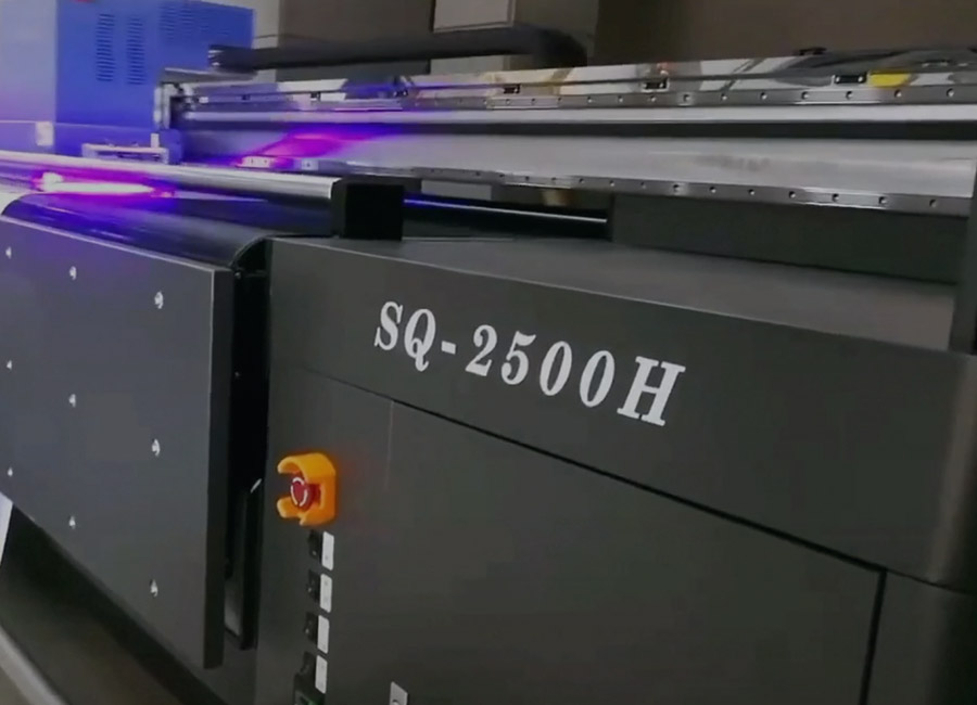Гибридный УФ-принтер Keundo SQ-2500H с 6-ю печатающими головками Ricoh G6, 2500 мм